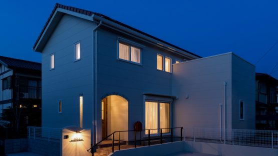 埼玉の注文住宅の夜景外観